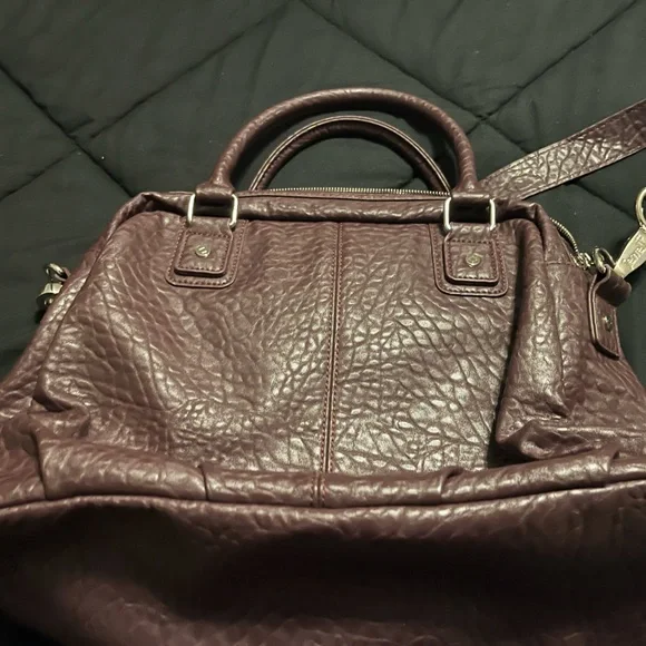 ThirtyOne Shoulder Bag - Picture 2 of 5